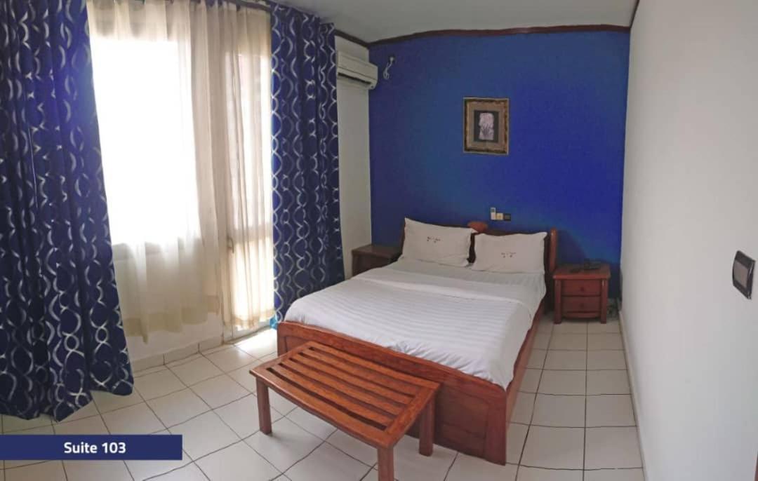 Hotel Le Majestic Douala Ngoại thất bức ảnh